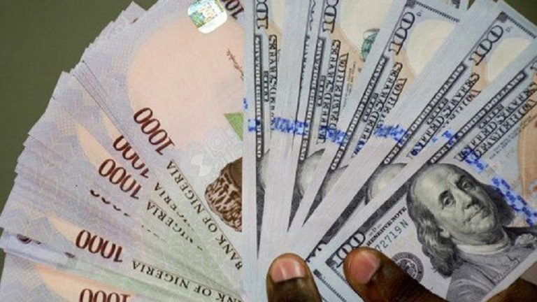 Naira crumbles to 920/$, fuel marketers push for fresh price hike